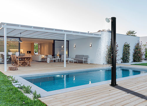 الدش الشمسي لحمام السباحة: الدليل الكامل لنصيحة الشراء